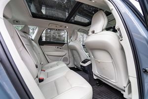 Magnifique Volvo V90 T6 AWD Inscription 2021, moteur 4 cylindres biturbo, transmission automatique. - Product Image 4