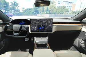 Tesla Model S Long Range 2022, double moteur électrique, transmission intégrale, berline automatique - Product Image 4