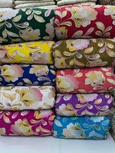 Tissu en soie 100% de créateur avec broderie florale de perles et de pierres multicolores pour saris, costumes et lehengas indiens festifs - Product Image 4