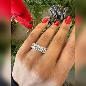 Anillo de Compromiso de Diamante Cultivado en Laboratorio con Corte Esmeralda de Lujo de 3.50 Quilates VVS2, Joyería de Aniversario, Proveedor Mayorista - Product Image 4