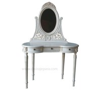 Commode française - Meuble de toilette peint en blanc, Indonésie.