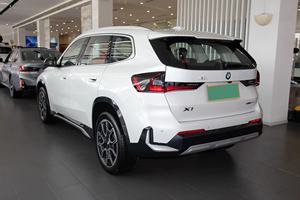 X1 SUV Compacto de Lujo Usado, Turbo Automático, Interior Oscuro, Neumáticos R19, Volante a la Izquierda, Transmisión DCT de 7 Velocidades, Híbrido Suave de 48V, Asistente de Mantenimiento de Carril - Product Image 5