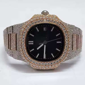 Montre analogique pour homme en acier inoxydable, style antique, à quartz, résistante à l'eau, sertie de diamants en moissanite VVS, noire, personnalisable - Product Image 4