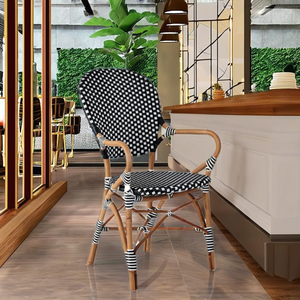 Belle chaise de salle à manger en rotin minimaliste durable confortable pour une utilisation intérieure et extérieure pour hôtels villas appartements pour chambres à coucher - Product Image 4