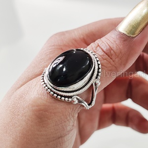 Anillo de mujer Piedra preciosa de ónix negro natural Piedra natal de Diciembre Banda Bohemia Aniversario Joyería hecha a mano Anillo de plata esterlina 925 - Product Image 2