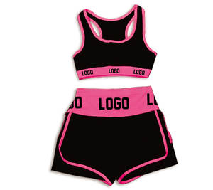 Conjunto de yoga activo para mujer cómodo y elegante para entusiastas del fitness Sujetador deportivo y pantalones cortos con logotipo en la cintura - Product Image 6