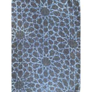 Calentador de cuello de muselina fina Ajrakh con estampado de reflexiones dibujadas a mano - Product Image 4