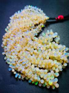 Perles en vrac de pierres précieuses en forme de larme d'opale éthiopienne naturelle 90-100 carats poids un brin environ - Product Image 3