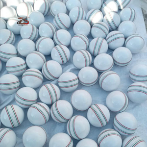 Pelota de Críquet de Cuero Duro de Primera Calidad, Pelota Deportiva de Alta Durabilidad de Pakistán - Product Image 1