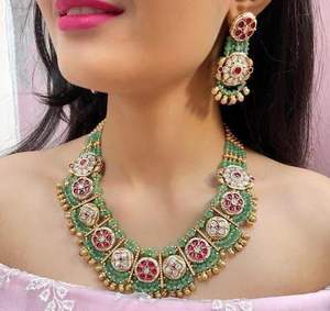 Juego de Kundan de Hidroperlas Originales Exclusivas de Primera Calidad de Lujo, Chapado en Oro sobre Latón, para Bodas, Aniversarios, Regalo de Moissanita - Product Image 1