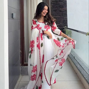 Prepárate para bailar durante la temporada con nuestro traje más cómodo que te hace querer girar - Product Image 1