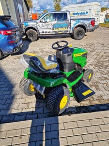 Tracteur à gazon d'occasion John Deere X107 à vendre - Product Image 6