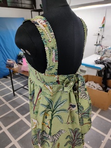 Robe longue pour femme avec imprimé animal tropical, détail plissé, mode bohème élégante, dos sexy à nouer, robe de plage pour femmes - Product Image 4