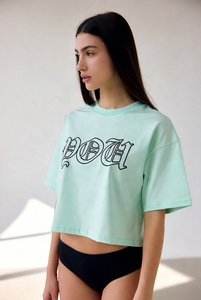 Tops Deportivos Cortos de Algodón Puro de Primera Calidad Personalizados para Gimnasio y Entrenamiento, Estilo Urbano, con Botones de Chenilla y Logotipo Estampado, Colección 2025 - Product Image 3