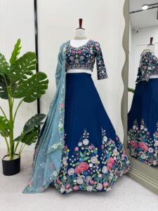 Hermoso Lehenga Choli de Seda para Bodas con Hilos y Lentejuelas, Listo para Fiestas de Invierno - Product Image 2