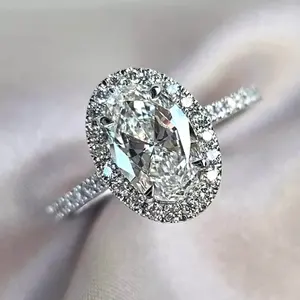 Anillo de Compromiso y Matrimonio Vintage con Halo de Moissanita de Corte Brillante Redondo de 4.00 Ct, Chapado en Oro Blanco de 14K, HINDUISM - Product Image 5