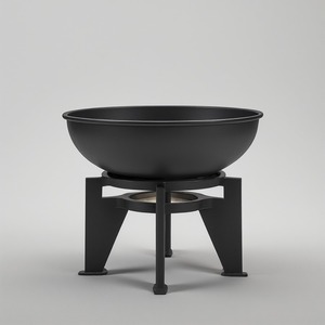 Brasero Clásico de Metal para Exteriores Diseñado para Espacios de Jardín Tradicionales que Ofrece un Aspecto Atemporal y Calor Confiable - Product Image 3