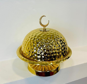 Bol en métal martelé or arabe avec couvercle en bois et dessus en croissant Plat de service musulman traditionnel pour la décoration du Ramadan et de l'Aïd - Product Image 4
