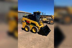 XPS à haut débit à deux vitesses a utilisé des chargeurs compacts CAT 299D3 à vendre - Product Image 6