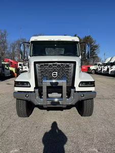 Camión Usado de Alto Rendimiento 2021 Volvo VHD84B300 con Cabina y Chasis - Eje Delantero de 455HP, Automático, Listo para Envío Mundial - Product Image 2