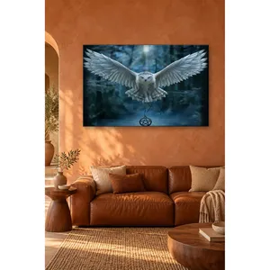 Fida Hibou blanc érigeant ses ailes dans la forêt sombre, impression sur toile - Product Image 2