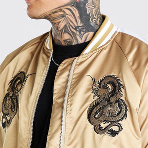 Chaqueta Universitaria de Satén de Alta Calidad para Hombre 2025, Nuevo Diseño de Moda, Impermeable, con Bordado y Parches, Talla Grande, Estilo Bomber - Product Image 5