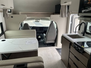 VENTA EN SUBASTA DE LA NUEVA Y MODERNA Autocaravana T-h-o-r C-o-l-e-m-a-n 21EZC 2027, LISTA PARA ENVÍO - Product Image 5