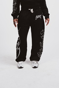 Pantalones Deportivos Holgados de Felpa Francesa Personalizados, con Pedrería, Perlas, Remaches, Estampado DTG, Costuras Invertidas - Product Image 6