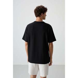 T-shirt basique pour homme en tissu gaufré noir à texture interlock, coupe ample - 88379 - Noir - Product Image 5