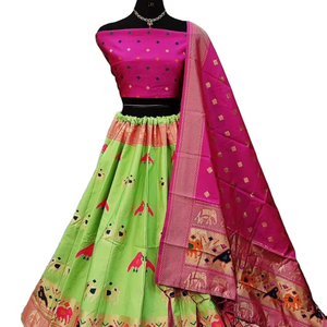 Henga choli ชุดผ้าไหมแท้ Banarasi จาก Cancan และเสื้อไหมแท้สำหรับผู้ใหญ่ลดราคาออนไลน์ - Product Image 1