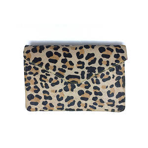 Bolso de mano de piel auténtica con estampado de leopardo animal al por mayor, bolso de mano con cierre de cubierta, bolso de mujer a la moda - Product Image 1