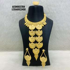 Collar Clásico de Cadena de Caja Chapado en Oro con Diseño Floral para Bodas, Aniversarios y Fiestas, Joyería Larga de Moda Hecha de Latón - Product Image 1