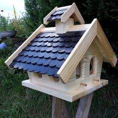 Casas de pájaros rústicas de madera artesanales para jardines que ofrecen espacios de anidación seguros con materiales resistentes a la intemperie - Product Image 2