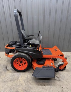 Cortadora de Césped Kubota F2690 - Motor Diésel de 24.8 HP, Plataforma de Corte Frontal de 60 Pulgadas, Potencia y Versatilidad - Product Image 3