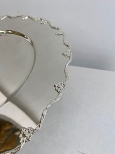 Support à gâteau de designer finition argentée de qualité supérieure, adapté aux buffets de restaurants, aux hôtels, aux services de restauration et de traiteur, en provenance d'Inde - Product Image 2