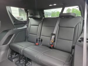 GMC Yukon Denali 2023 Usado, Sedán Automático de Lujo, Tracción en las Cuatro Ruedas, Asientos de Cuero, Techo Panorámico, Emisión Euro VI, Motor de 6.1-8L - Product Image 5