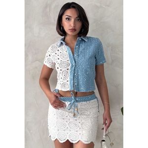 Camisa de Mezclilla Azul Crudo con Encaje para Mujer TOPSHOW, Blusa de Manga Larga 100% Algodón con Patrón Elegante para Uso Casual y Diario - Product Image 1
