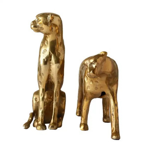 Escultura de Leones de Metal decorativa de mesa Escultura de escritorio de decoración de Navidad de aluminio con acabado dorado - Product Image 3