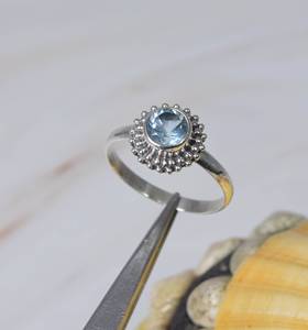 Bague en argent sterling 925 avec topaze bleue, faite à la main, design unique, pour femme, idéale pour les fêtes, mariages et fiançailles, vente en gros - Product Image 1