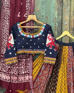 Elegante ropa de invierno étnica india cosida mantequilla seda Lehenga espejo trabajo impresiones digitales blusa sin costuras encaje Dupatta fiestas - Product Image 5