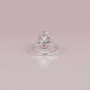 แหวนหมั้นทองคำแท้14K การตั้งค่ารัศมีที่ซ่อนอยู่สไตล์คลาสสิกเพชรทรงรีตัดห้องแล็บสร้างเพชรได้รับการรับรอง IGI - Product Image 4