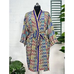 Kimono Vintage de Seda Crepé, Bata Suave y Cómoda, Ropa de Dormir Ligera y Lujosa, Regalo Perfecto de Verano para Mujer - Product Image 1