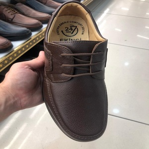 Mocassins en cuir de marque classique Chaussures habillées confortables et durables pour hommes - Product Image 4