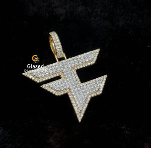 Pendentif et breloque en or massif 10 carats, style hip-hop, avec moissanite, design complexe, 2 carats, bijoux unisexe, collection exclusive - Product Image 1