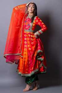 Robe Kuchi traditionnelle 2025 faite à la main pour femmes robe de festival afghan brodée dentelle reflétant la culture pachtoune longueur au sol - Product Image 3