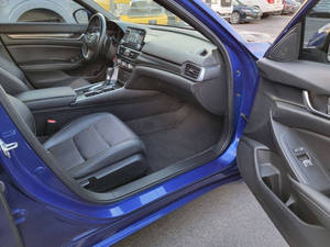 Voiture d'occasion abordable 2020 Ho-n-da Acc-ord Sp-ort LHD - Product Image 4