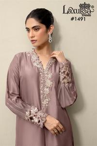 2025 belles femmes Floral traditionnel indien Shalwar Kameez Kurti nouveaux produits en coton en gros ensemble rayonne Kurtis brodé - Product Image 5