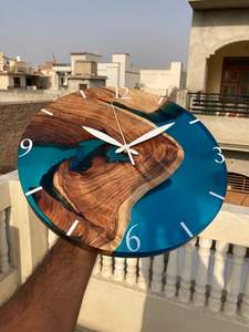 Horloge murale en bois avec résine époxy abstraite Art Déco personnalisée avec un design personnalisé Décoration de Noël - Product Image 2