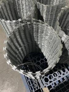 Razor galvanizado en forma <span class=keywords><strong>de</strong></span> serpiente Malla <span class=keywords><strong>de</strong></span> púas Valla <span class=keywords><strong>de</strong></span> seguridad <span class=keywords><strong>de</strong></span> metal <span class=keywords><strong>con</strong></span> hoja Prickle <span class=keywords><strong>Concertina</strong></span> Razor <span class=keywords><strong>Alambre</strong></span> <span class=keywords><strong>de</strong></span> púas - Product Image 5