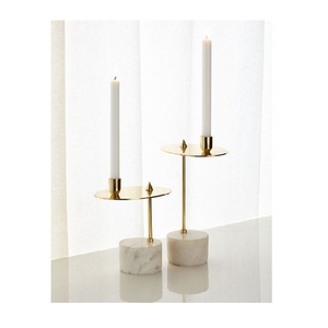Support de pilier de bougie polonais brillant en métal de conception de luxe sur la base de marbre pilier de bougie fait à la main décoratif de chambre à coucher à bas prix - Product Image 1